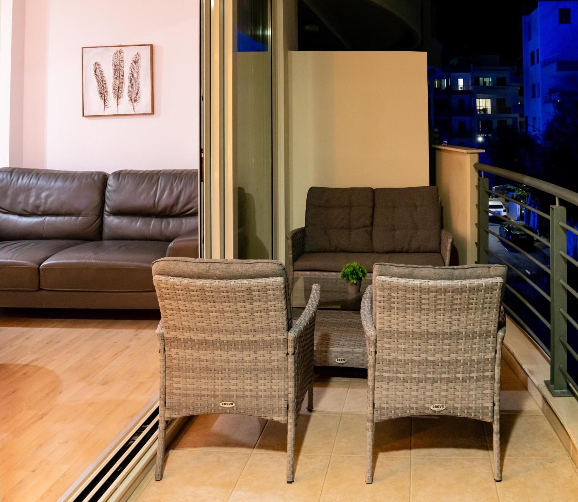 Earth Apartment Ларнака Екстериор снимка